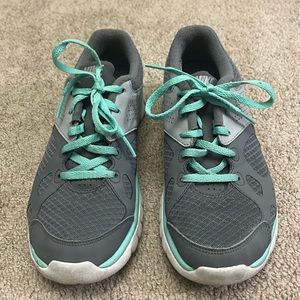 Women’s Nike Shoes Size 7.5